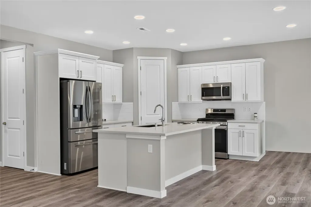 2981 SW Crestwood Drive Oak Harbor WA 98277