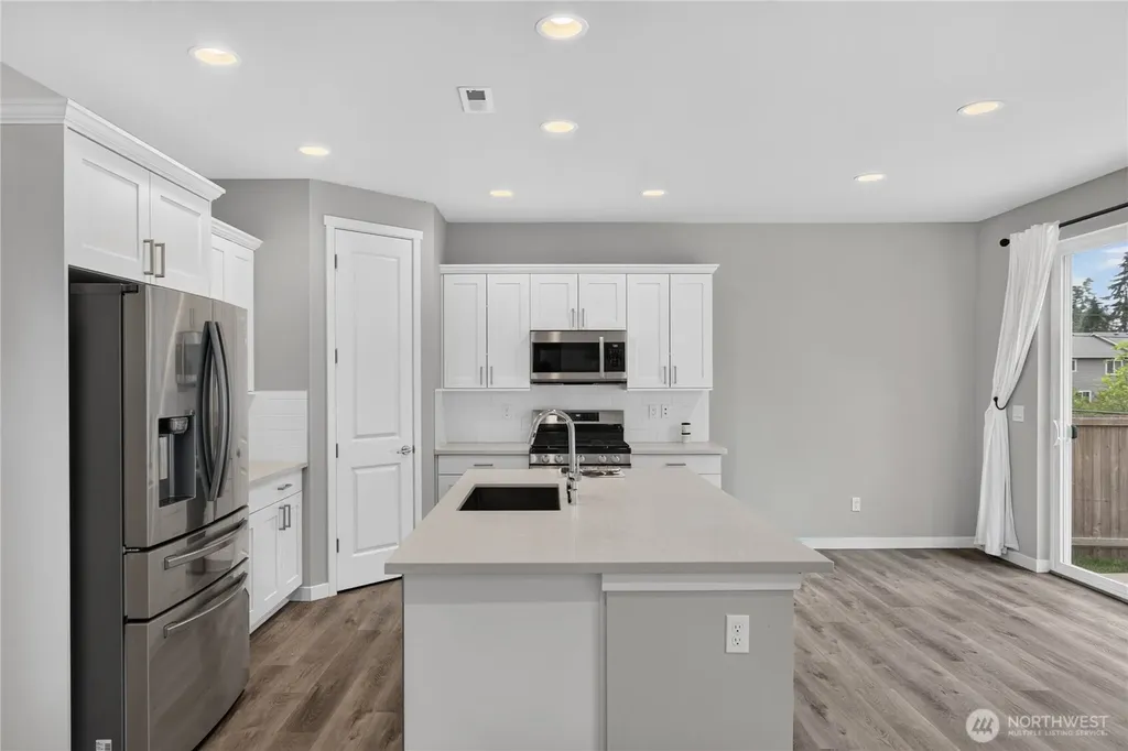 2981 SW Crestwood Drive Oak Harbor WA 98277