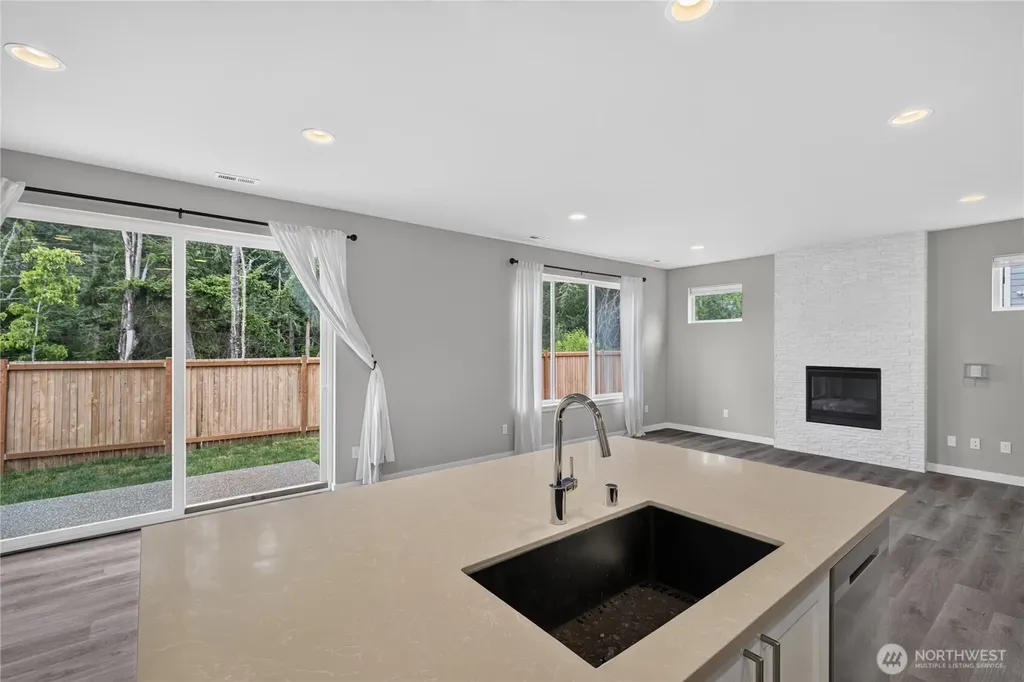 2981 SW Crestwood Drive Oak Harbor WA 98277