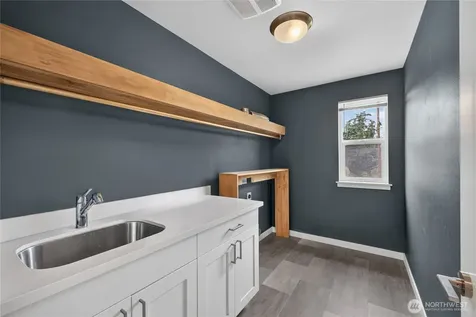 2981 SW Crestwood Drive Oak Harbor WA 98277