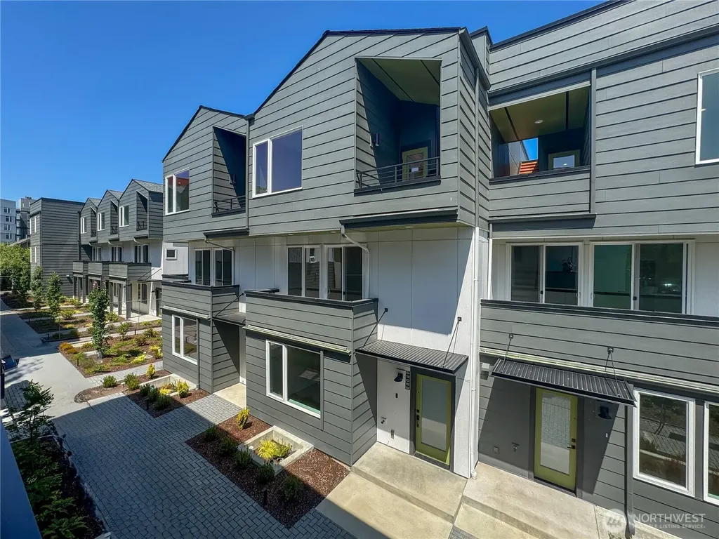 6905 42nd Avenue S Seattle WA 98118
