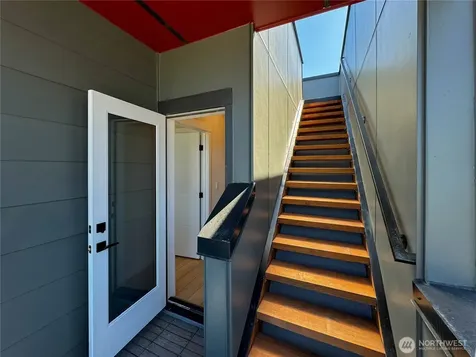 6905 42nd Avenue S Seattle WA 98118