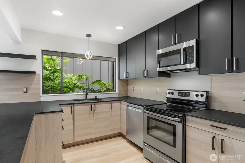 6553 Greenwood Avenue N Seattle WA 98103