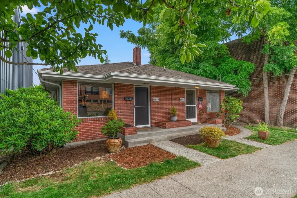6553 Greenwood Avenue N Seattle WA 98103