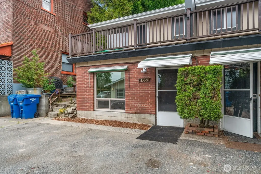 6553 Greenwood Avenue N Seattle WA 98103