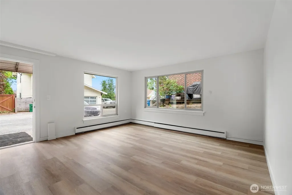 6553 Greenwood Avenue N Seattle WA 98103
