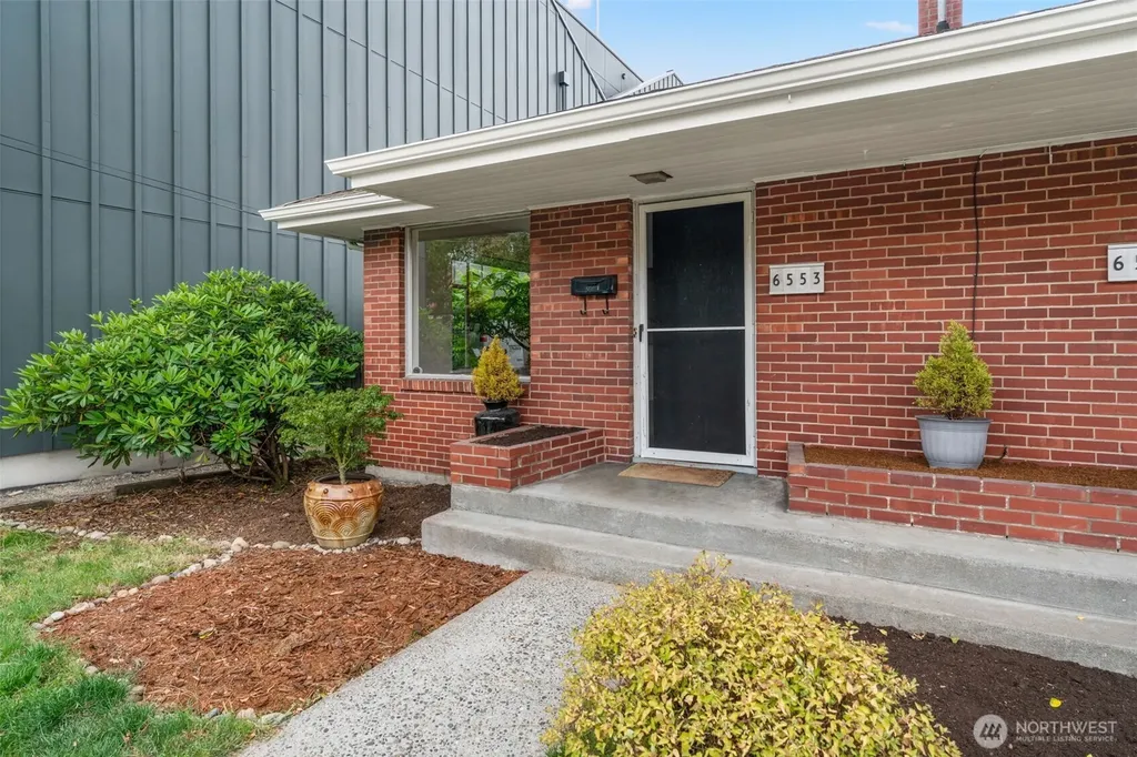6553 Greenwood Avenue N Seattle WA 98103