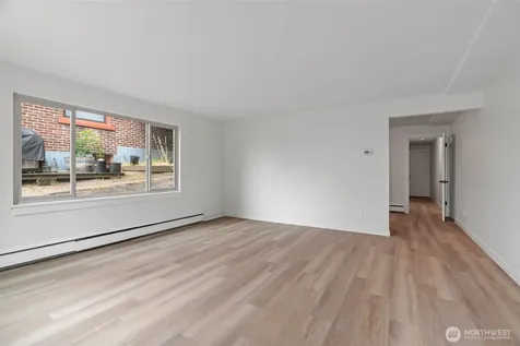 6553 Greenwood Avenue N Seattle WA 98103