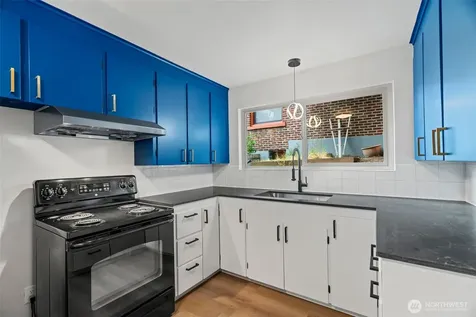 6553 Greenwood Avenue N Seattle WA 98103