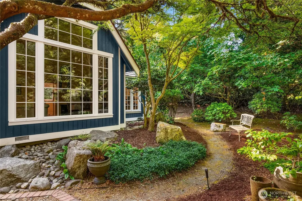5013 140th Avenue NE Bellevue WA 98005
