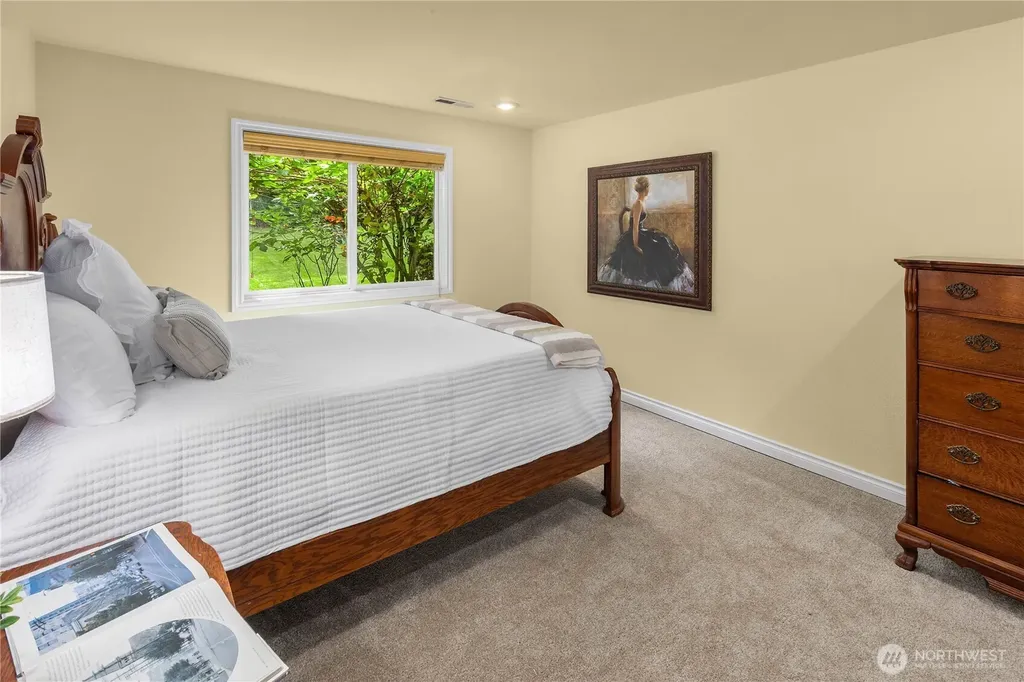 5013 140th Avenue NE Bellevue WA 98005