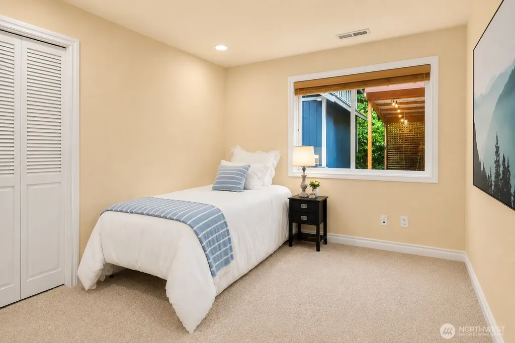 5013 140th Avenue NE Bellevue WA 98005