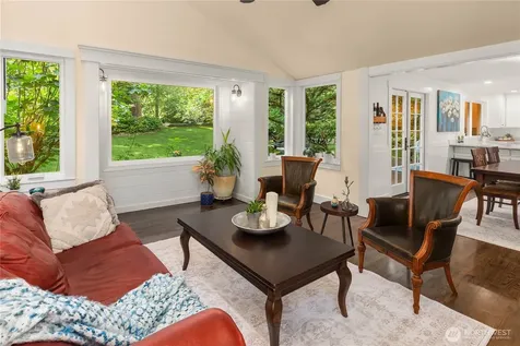 5013 140th Avenue NE Bellevue WA 98005