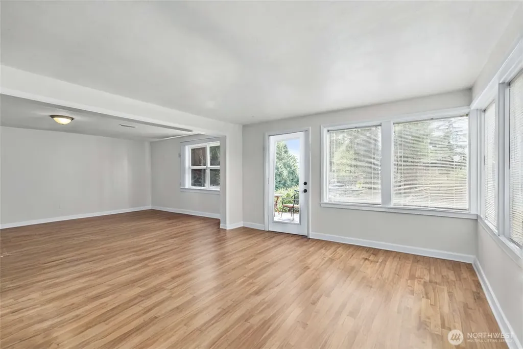 9628 5th Ave NE Seattle WA 98115