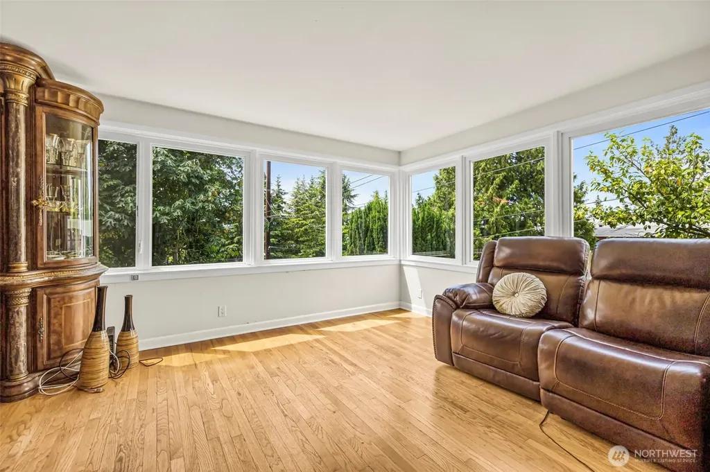 9628 5th Ave NE Seattle WA 98115