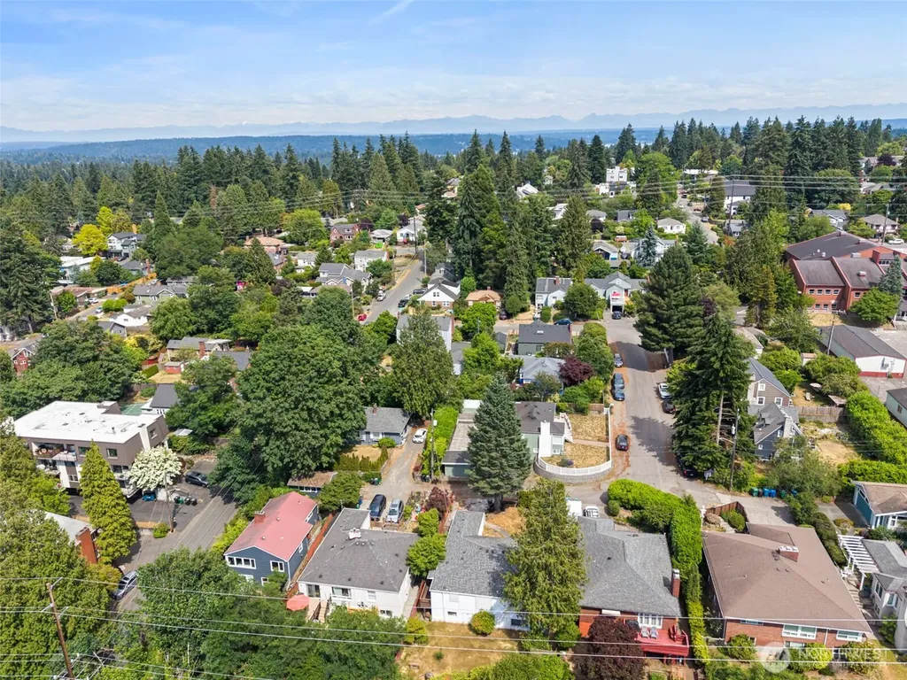 9628 5th Ave NE Seattle WA 98115