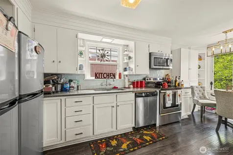 9628 5th Ave NE Seattle WA 98115