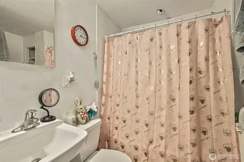 9628 5th Ave NE Seattle WA 98115