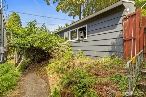 9628 5th Ave NE Seattle WA 98115