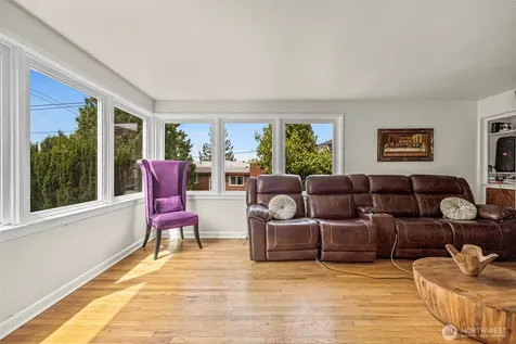 9628 5th Ave NE Seattle WA 98115