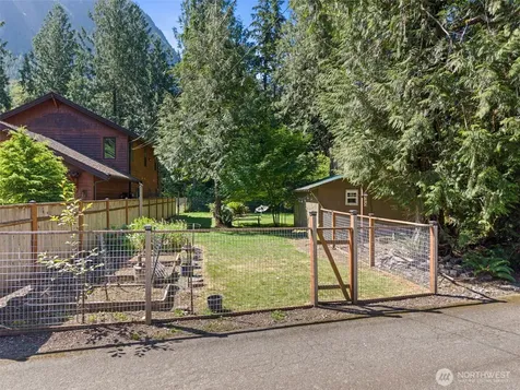 44725 SE 71st Street Snoqualmie WA 98065