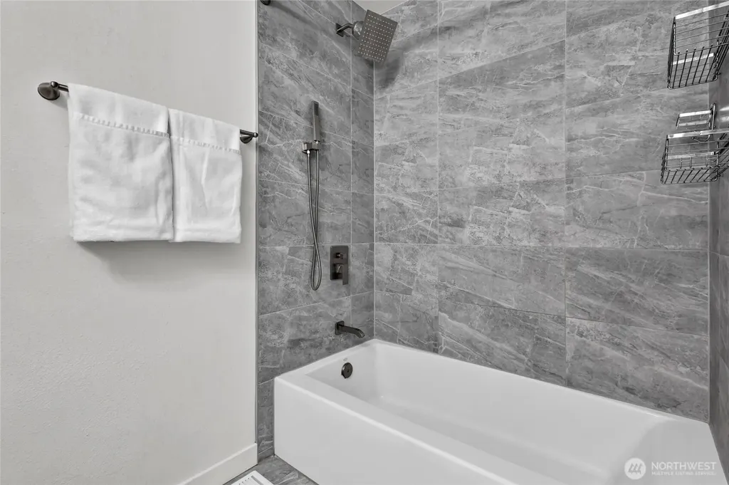 908 Baysinger Place Enumclaw WA 98022