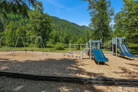 42300 SE 168th Court North Bend WA 98045
