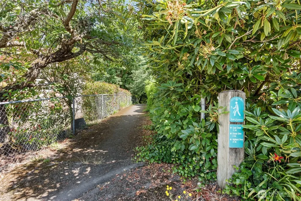 13509 SE 59th Street Bellevue WA 98006