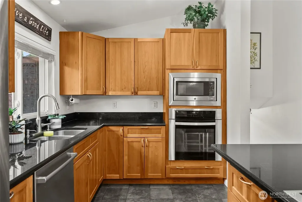 36031 32nd Avenue S Auburn WA 98001