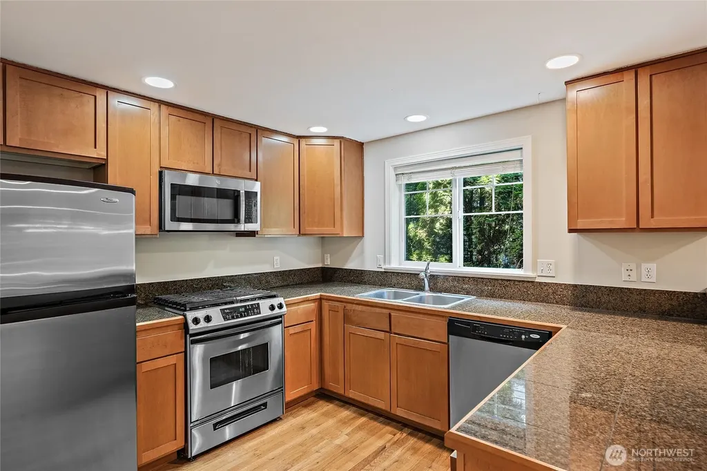 11710 Greenwood Avenue N Seattle WA 98133