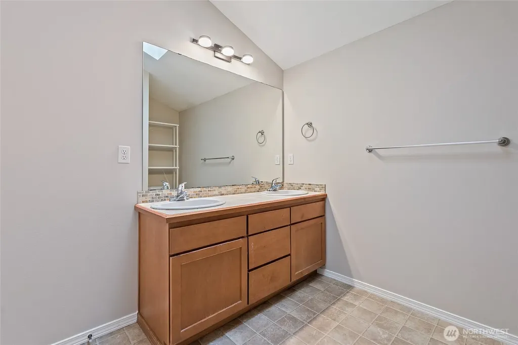 11710 Greenwood Avenue N Seattle WA 98133