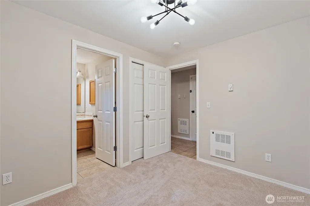 11710 Greenwood Avenue N Seattle WA 98133