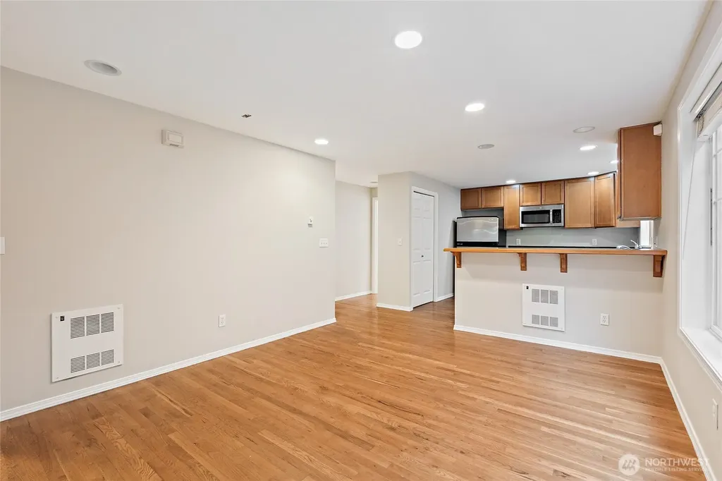 11710 Greenwood Avenue N Seattle WA 98133