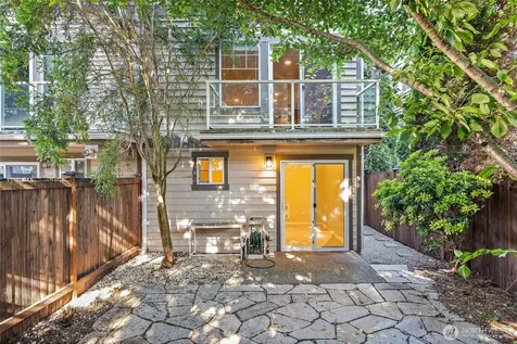 11710 Greenwood Avenue N Seattle WA 98133