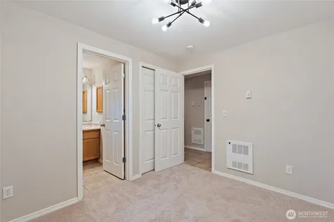 11710 Greenwood Avenue N Seattle WA 98133