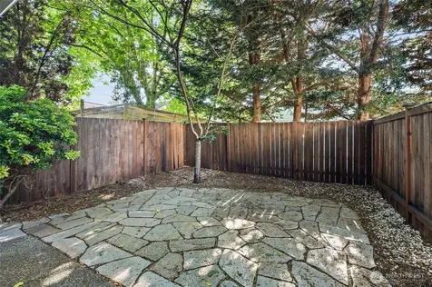 11710 Greenwood Avenue N Seattle WA 98133