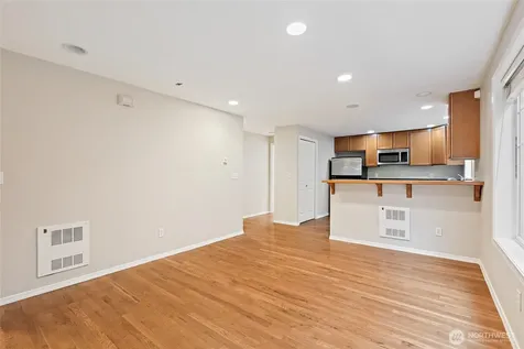 11710 Greenwood Avenue N Seattle WA 98133