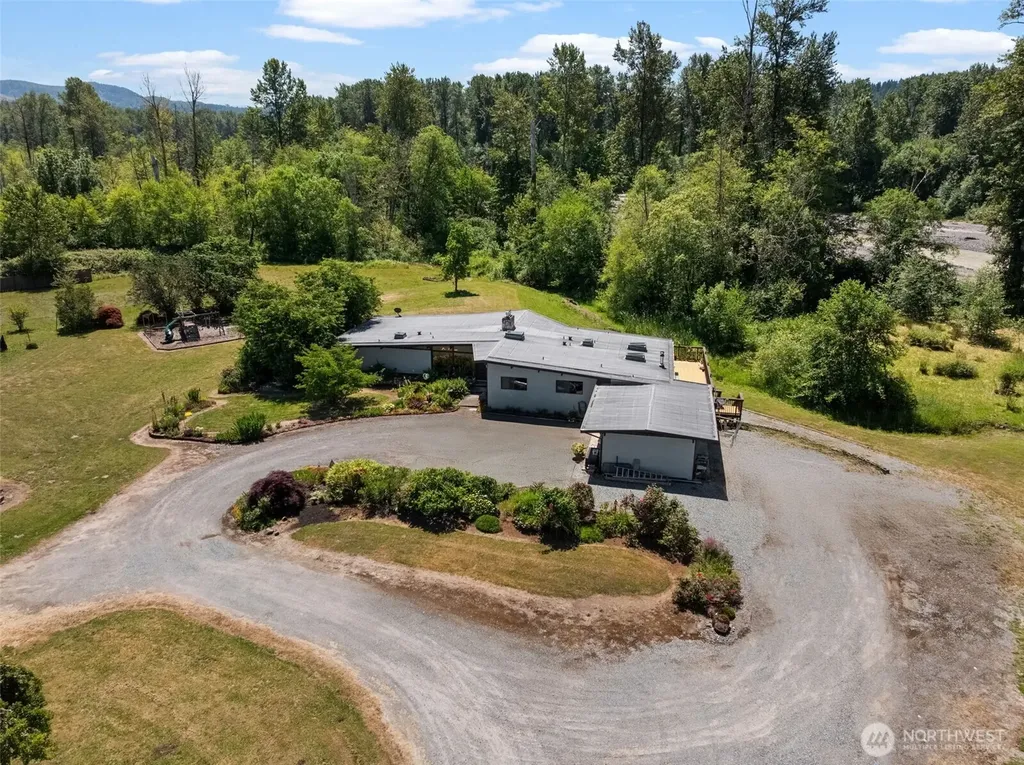 502 Beckett Lane SW Orting WA 98360