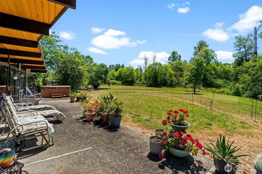 502 Beckett Lane SW Orting WA 98360