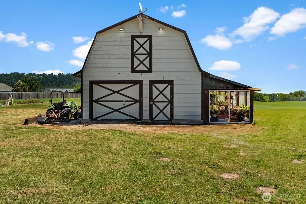 502 Beckett Lane SW Orting WA 98360