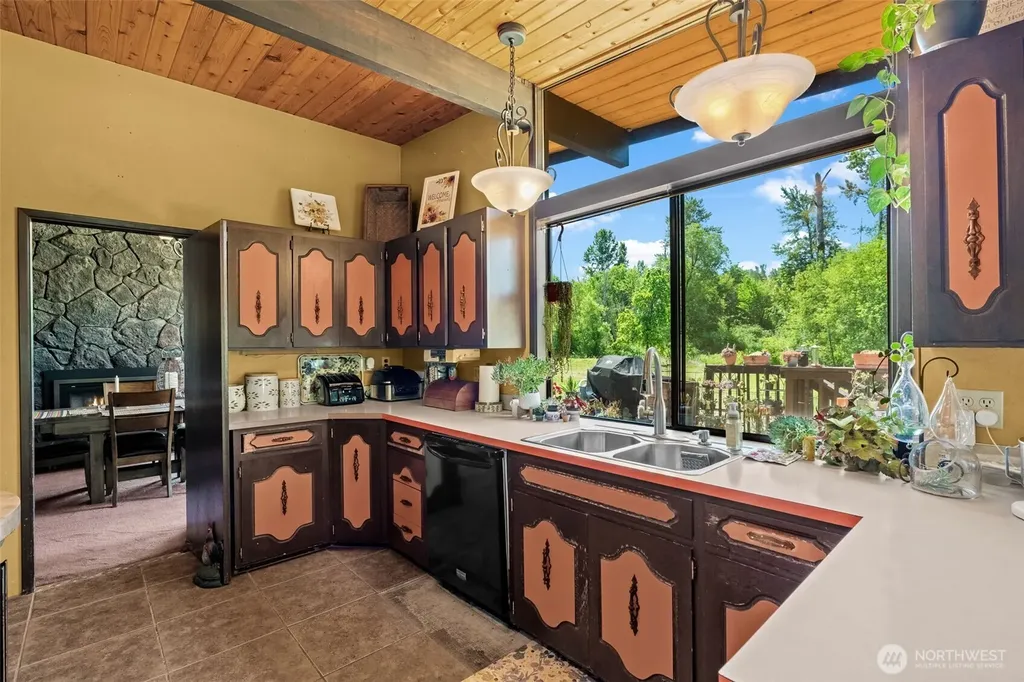 502 Beckett Lane SW Orting WA 98360