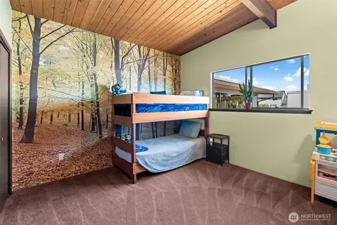 502 Beckett Lane SW Orting WA 98360