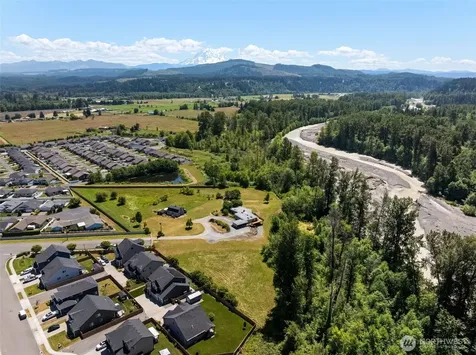 502 Beckett Lane SW Orting WA 98360