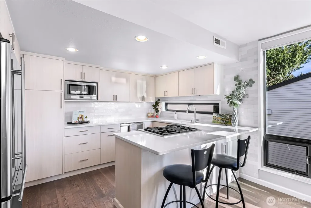 11230 NE 68th Street Kirkland WA 98033