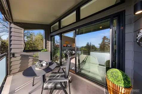 11230 NE 68th Street Kirkland WA 98033