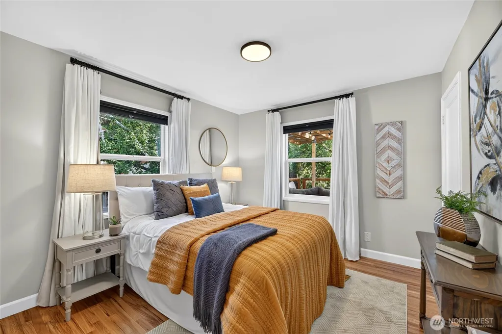8560 37th Avenue SW Seattle WA 98126