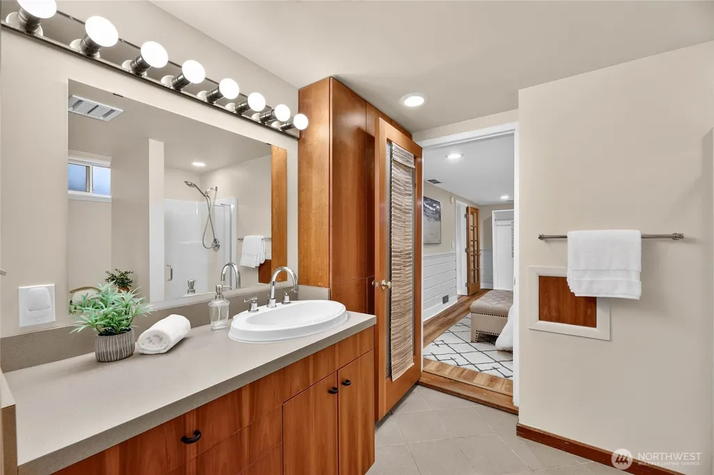 8560 37th Avenue SW Seattle WA 98126