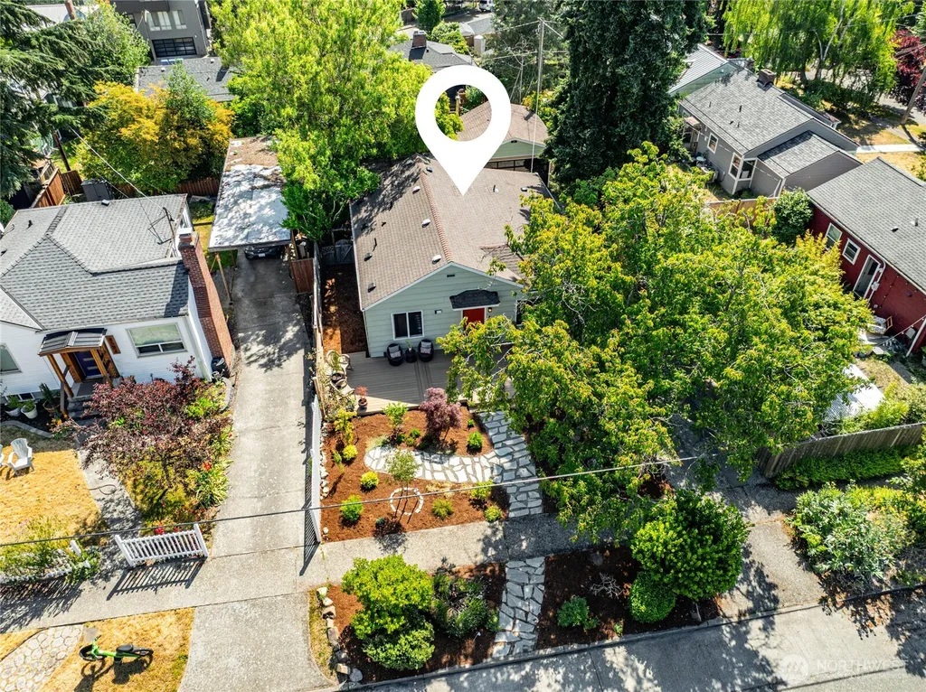 8560 37th Avenue SW Seattle WA 98126