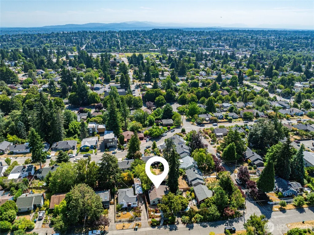 8560 37th Avenue SW Seattle WA 98126