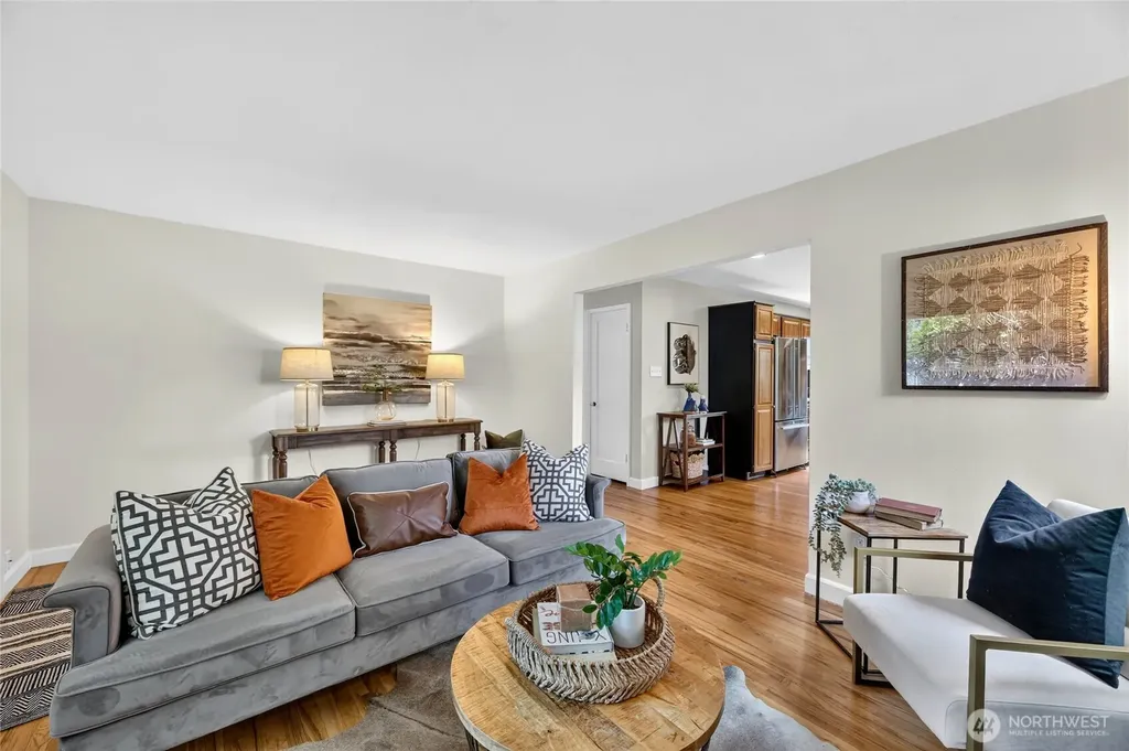 8560 37th Avenue SW Seattle WA 98126